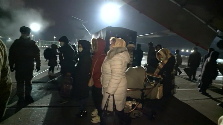Самолеты Минобороны РФ с эвакуированными из Афганистана приземлились в Подмосковье