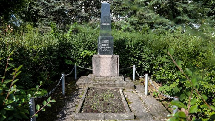 В Латвии перезахоронили останки генерала Якунина