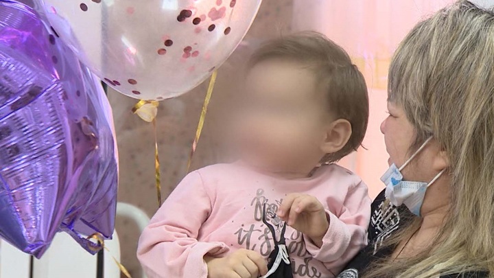 Бабушка избитой матерью девочки в Казани получила опеку над внучкой