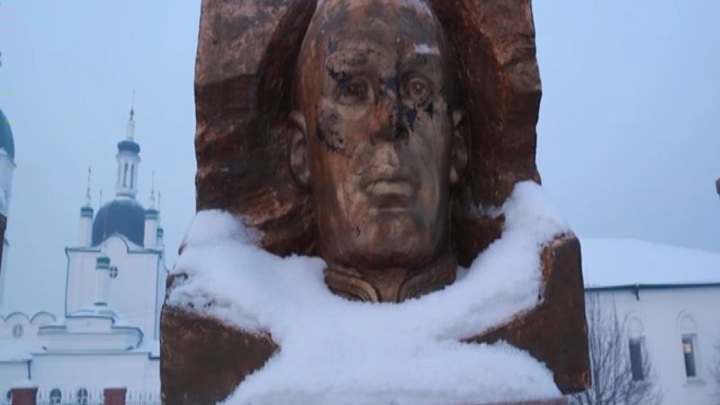 В Канске вандалы осквернили памятник героям Советского Союза