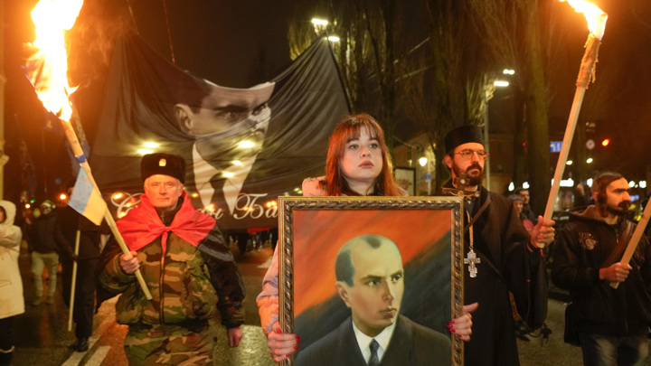 На Украине отметили день рождения военного преступника