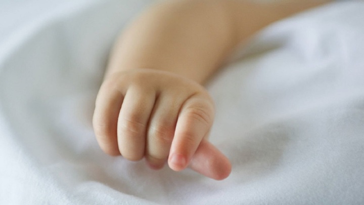 В Копейске младенца с синяками доставили в больницу. СК начал проверку