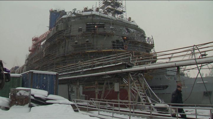 Ледостойкая самодвижущаяся платформа "Северный полюс" проходит технические испытания