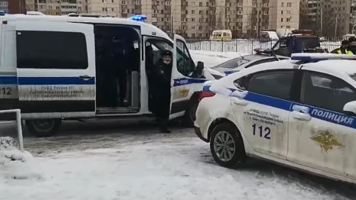 В Петербурге недовольный клиент выстрелил в работника автосервиса