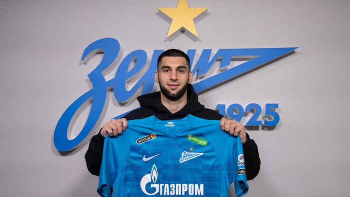 Теперь официально: Адамов стал игроком "Зенита"