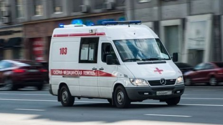 Бабушка отвлеклась: в Петербурге девочка выпала из окна 6 этажа
