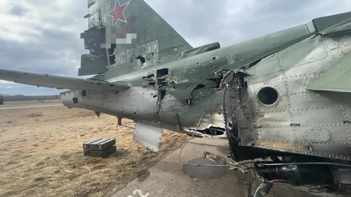 Пилот подбитого ВСУ штурмовика прилетел на базу "вслепую"