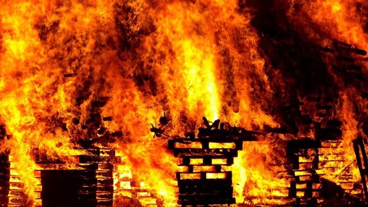 В Кузбассе возбудили дело после гибели трех человек при пожаре