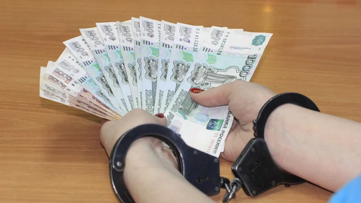Директор УК в Астрахани подозревается в присвоении 1,2 млн рублей