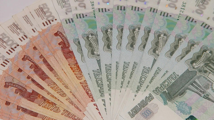 Bloomberg назвал рубль самой эффективной валютой в 2022 году