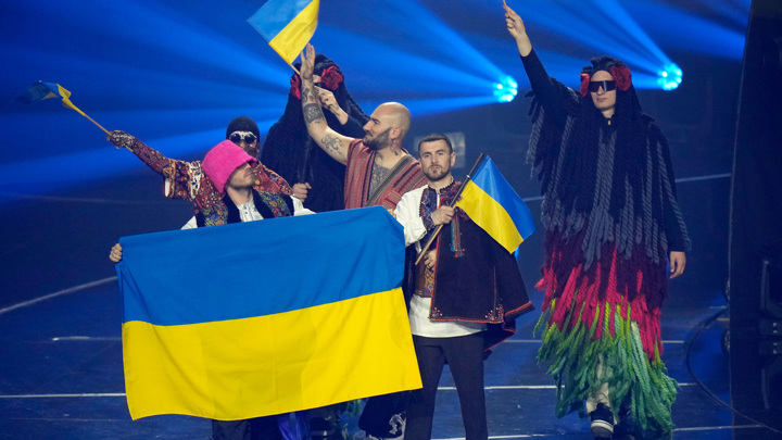 Победителем "Евровидения" стала украинская группа с песней про маму