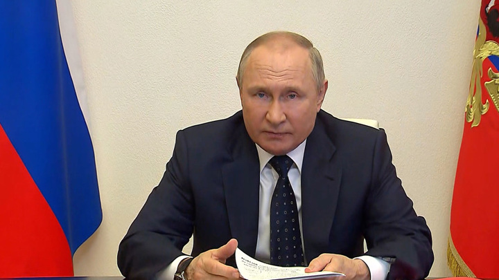 Путин предлагает создать государственную систему защиты информации