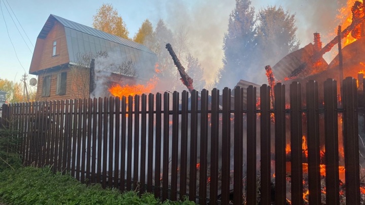 Во время пожара в Александровском районе погибла женщина, детали происшествия