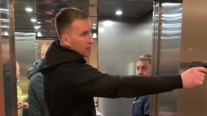 Устроивший стрельбу в подъезде житель Подмосковья сам пришел в полицию