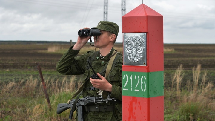 Путин поздравил пограничников и отметил их работу по пресечению провокаций и диверсий