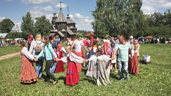 Праздник троица в 2024 когда будет. Троица в Суздале. Троица празднование. Народный праздник Троица. Суздаль праздники.