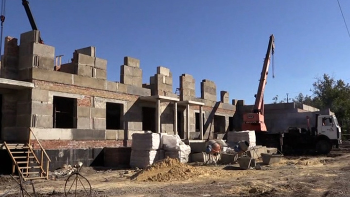 Новый район строят в пострадавшей от обстрелов Волновахе