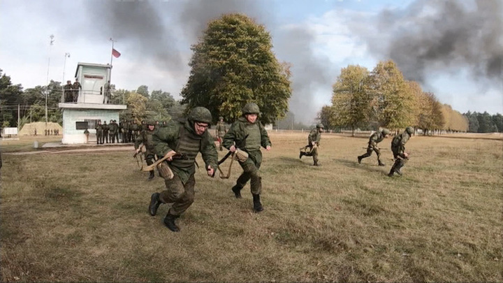 На полигонах Балтфлота мобилизованные проходят боевое слаживание