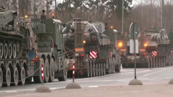 НАТО призывают не идти на поводу эмоций