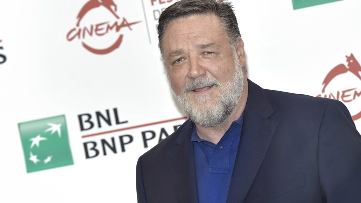 Рассел Кроу получил "Хрустальный глобус" на кинофестивале в Карловых Варах